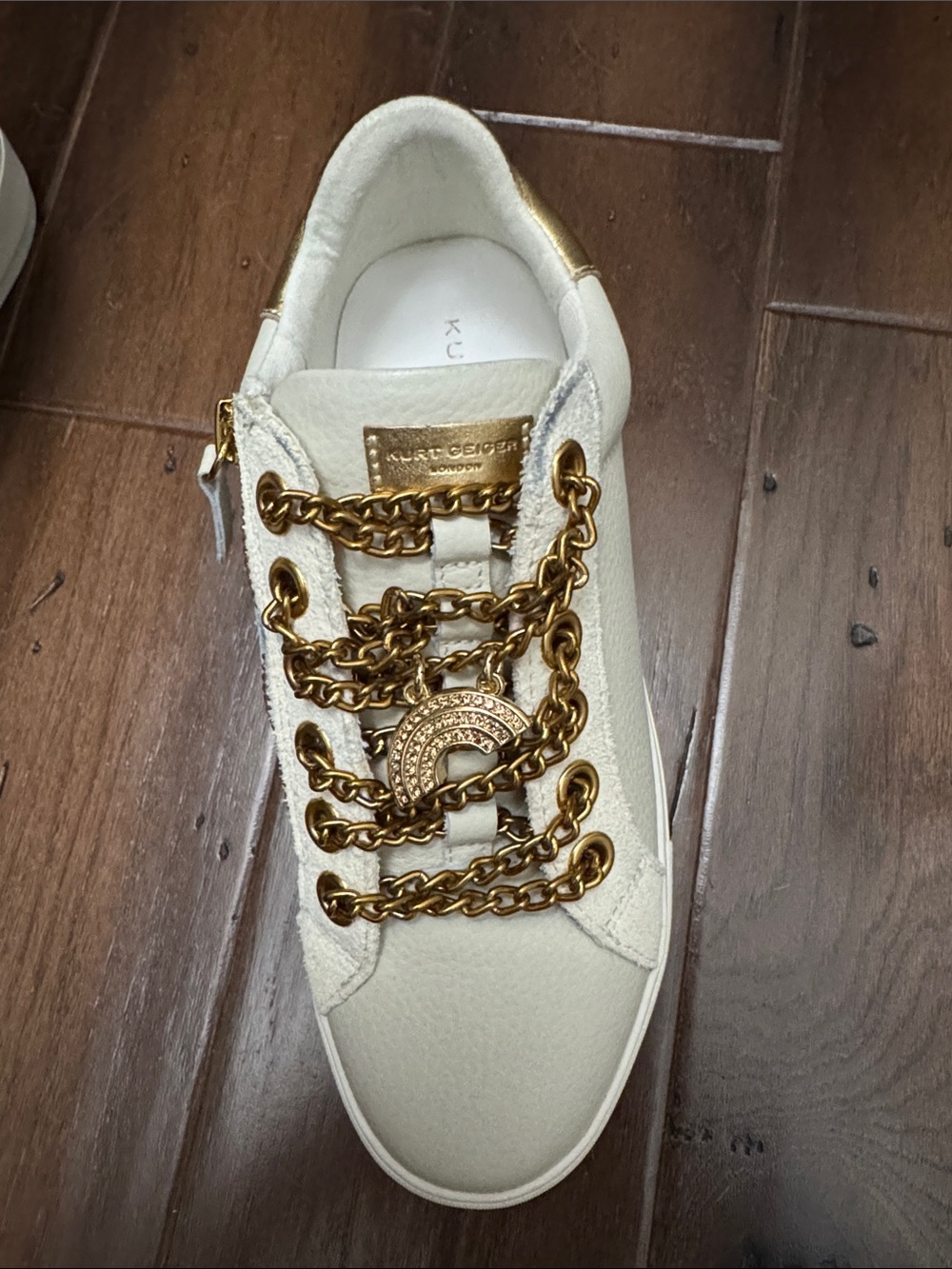 Kurt Geiger Leather Women’s Sneakers with Gold Chain Trim - Picture 4 of 5